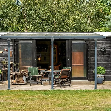 Fido - 300m From The Sea By Interhome Hals