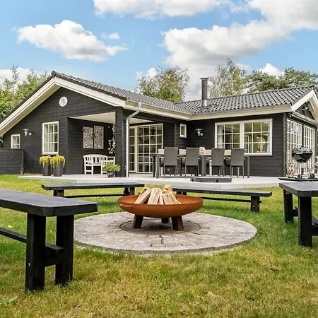 Semesterbostad Fido - 300m From The Sea By Interhome